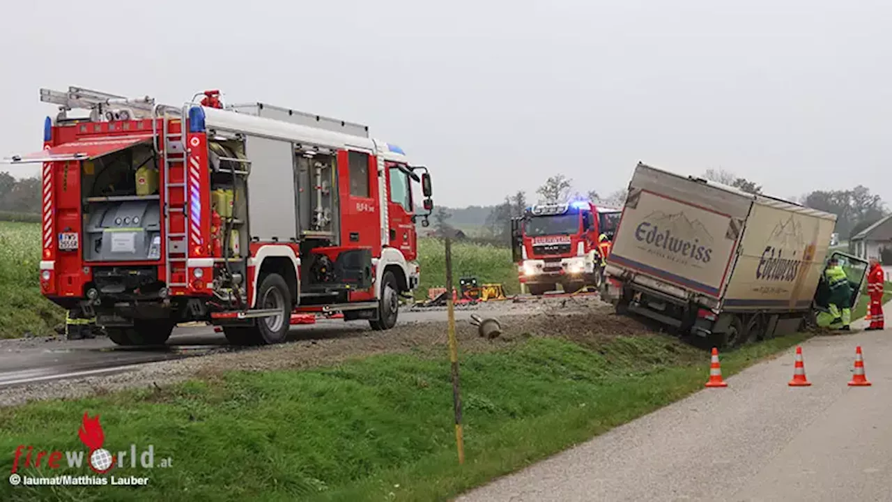 Oö: Pkw prallt auf B 137 frontal in Lkw → Autofahrer (57) an Unfallstelle in Grieskirchen verstorben