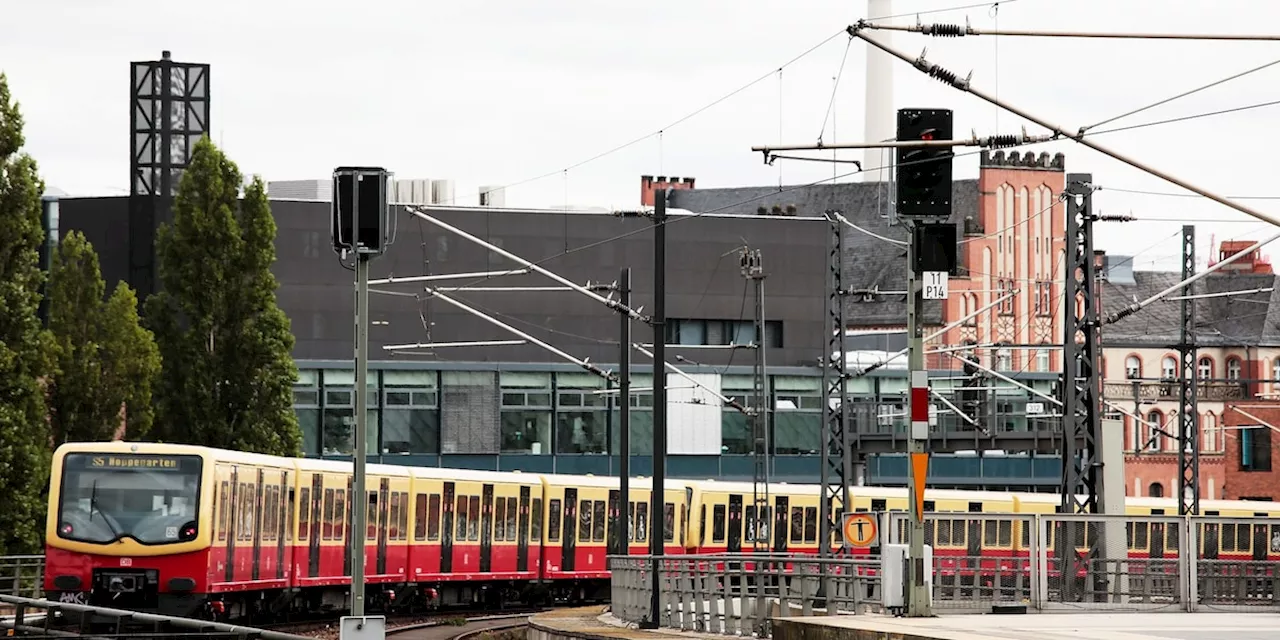 Tokio gilt als Vorbild: Berliner Grüne fordern Bahn-Waggons nur für Frauen