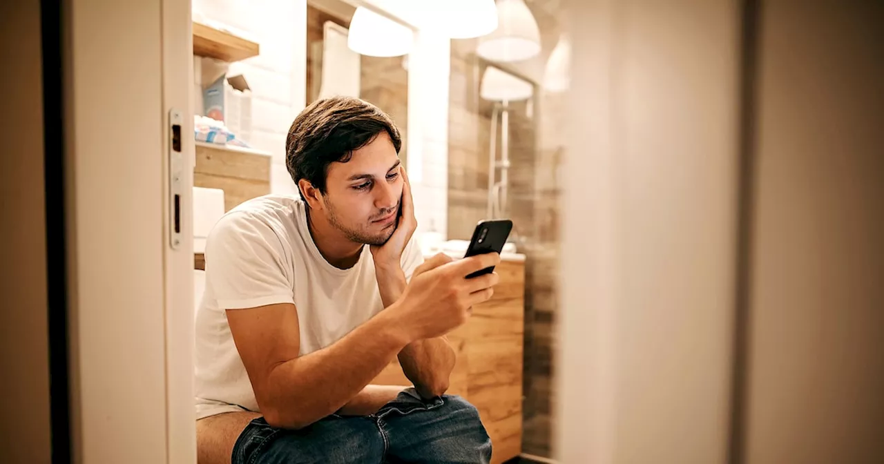 Warum man auf keinen Fall länger als 10 Minuten auf der Toilette sitzen sollte