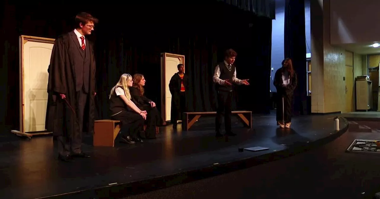 Neighboring middle school helps flood-stricken high school prepare for upcoming play