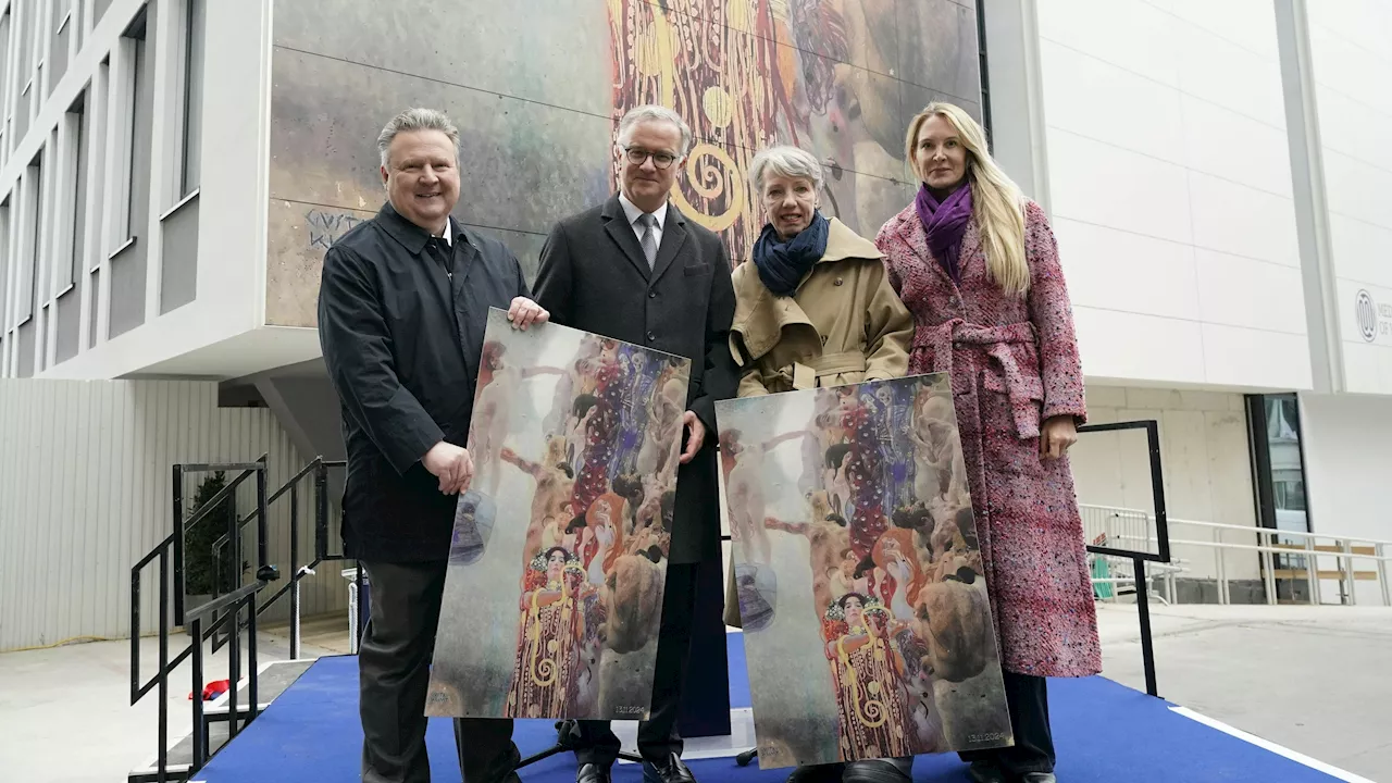 Klimts 'Die Medizin' mit KI auf der MedUni-Fassade