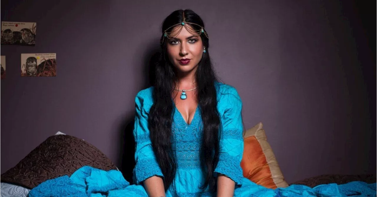 These Romani Fortune Tellers Want You To Know The Real History Of Tarot