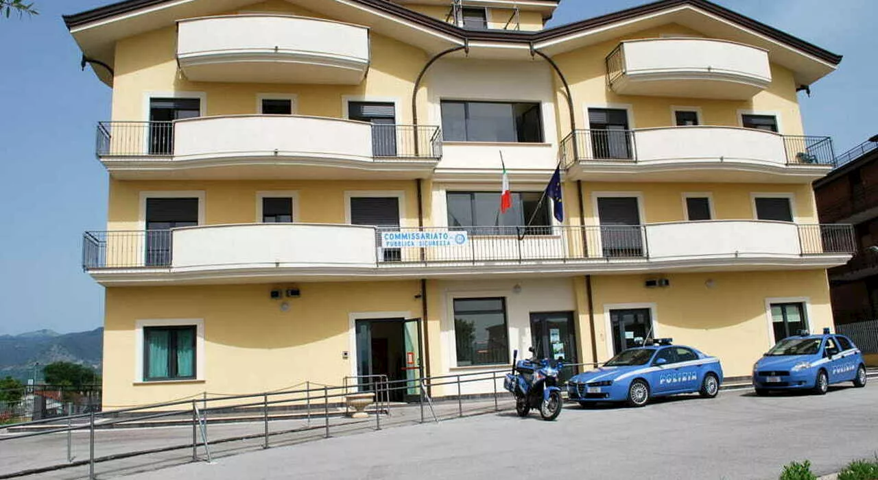 Cassino, postina infedele: non consegna le bollette per 8 anni e le nasconde in casa, denunciata