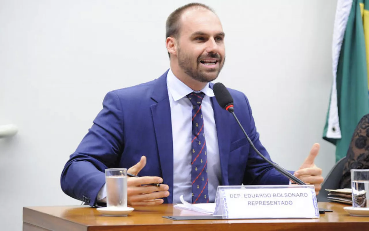 Eduardo Bolsonaro quer escritório do PL em Miami e voto de brasileiros que moram nos EUA