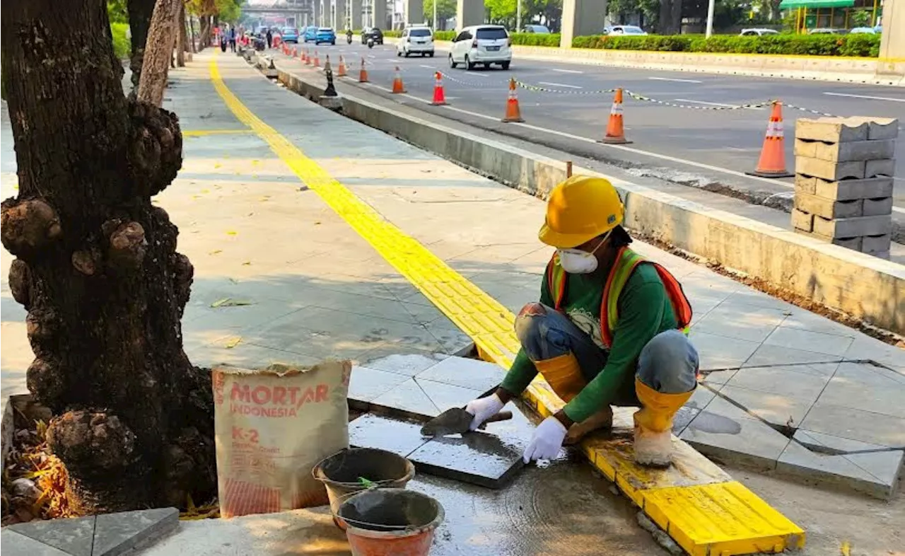 SIG Bersama Pemprov DKI Merevitalisasi Trotoar di Kawasan Kuningan