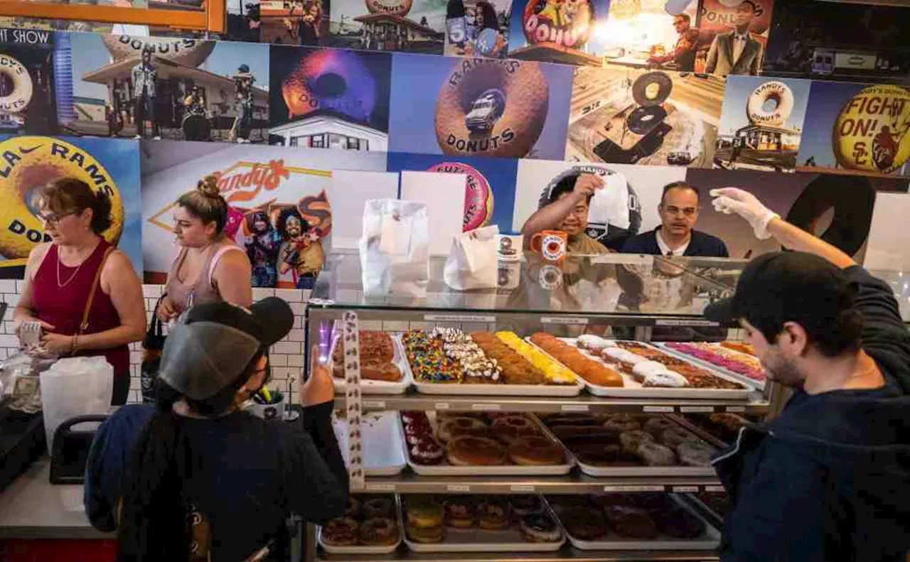 Randy’s Donuts will open in Culver City on Tuesday, Nov. 19 United States