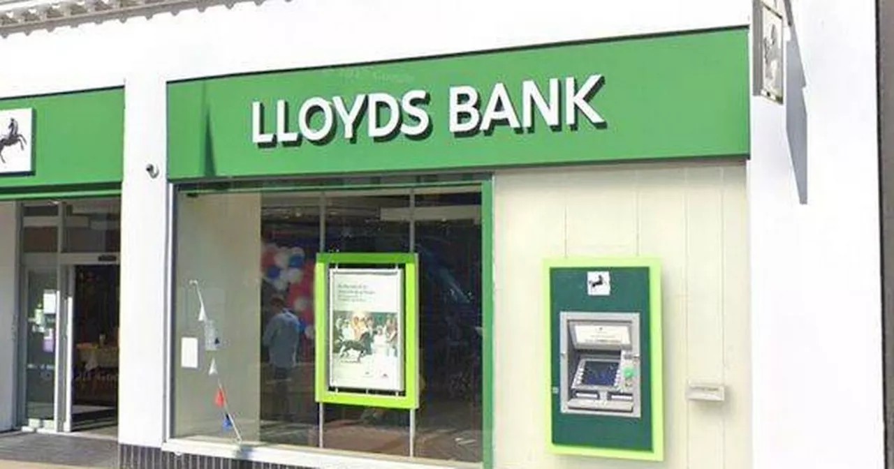 Lloyds Bank issues update on £200 payment hitting bank accounts