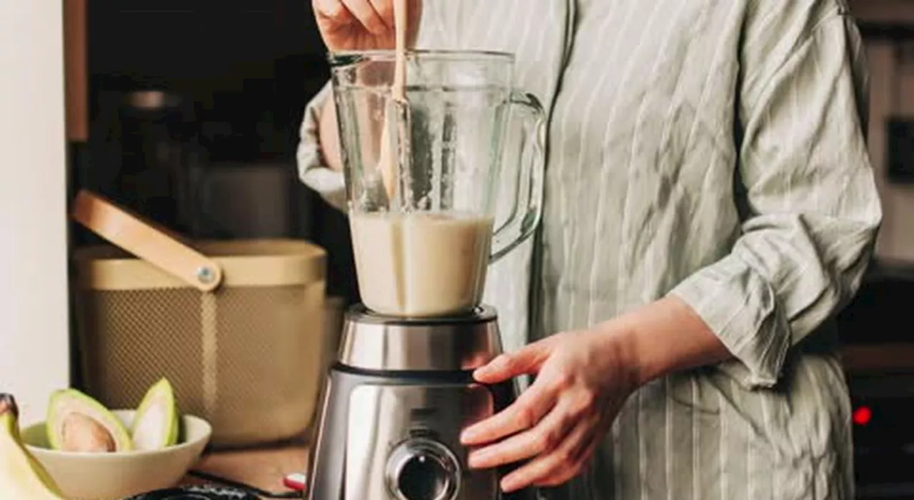 Dieta, come eliminare il grasso dalla pancia: la ricetta magica con 4 ingredienti. Ecco quali sono