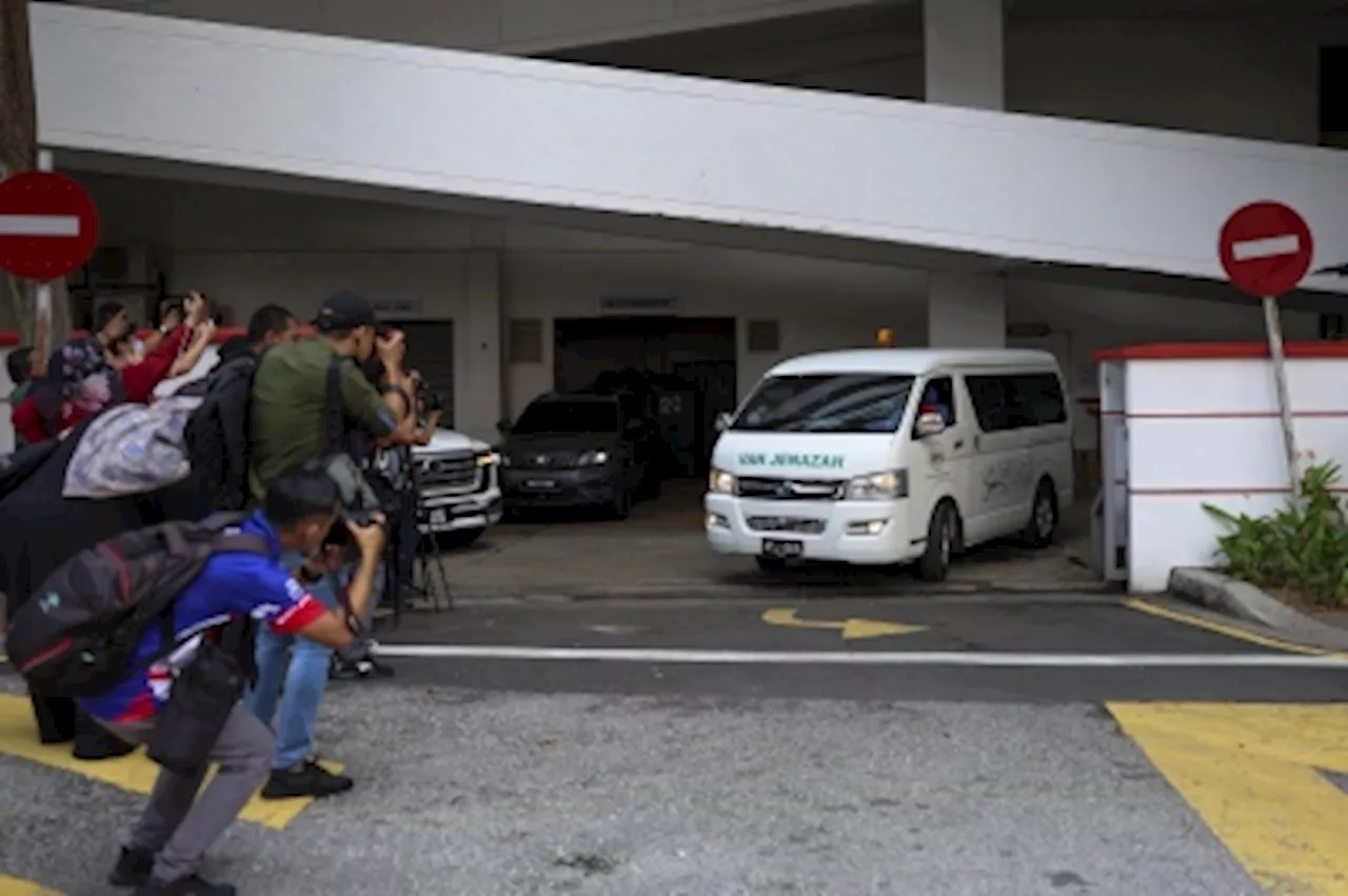 Daim’s body returned to Bukit Tunku home; funeral prayers after Asar at Jalan Duta FT Mosque