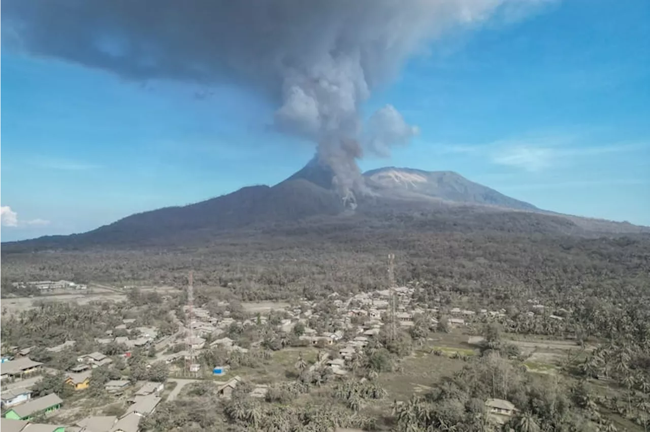 BMKG Ngurah Rai Lakukan Tes Tiap 1 Jam untuk Awasi Sebaran Debu Vulkanis Gunung Lewotobi