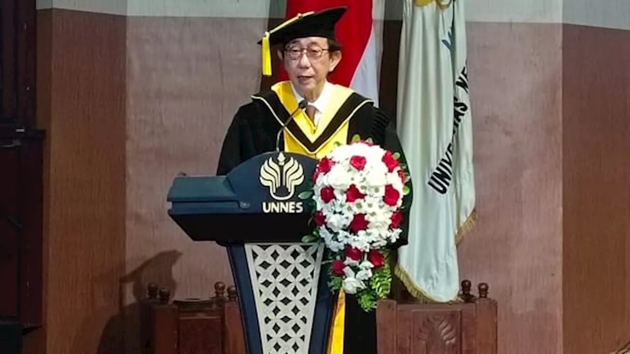 Dorong Inovasi Industri Herbal, Direktur Sido Muncul Terima Gelar Doktor Honoris Causa