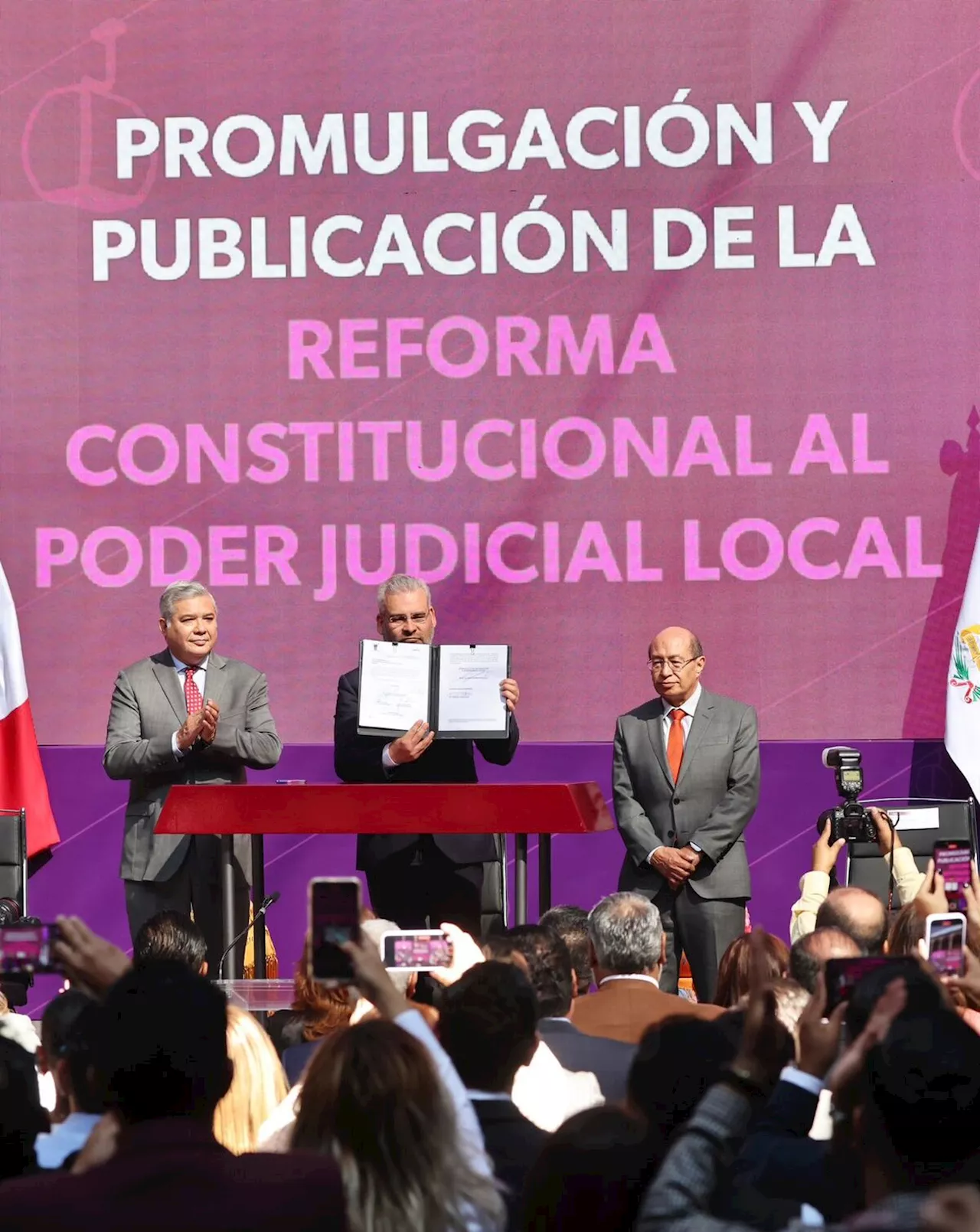 Michoacán se convierte en el primer estado en validar reforma judicial: Bedolla