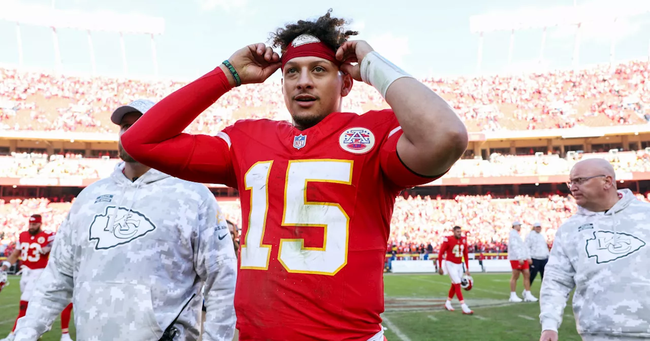 Patrick Mahomes' and Travis Kelce's homes burglarized last month in Kansas City area