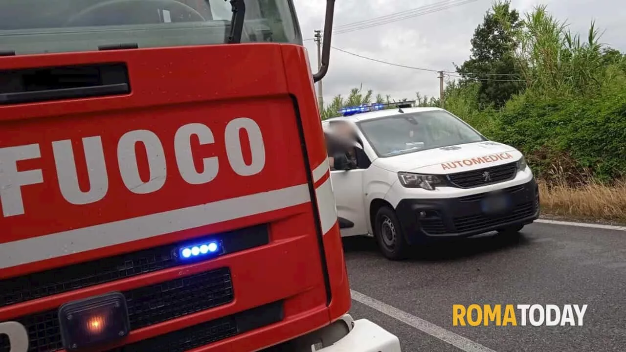 Incidente sulla superstrada: scontro frontale tra auto, morta una donna