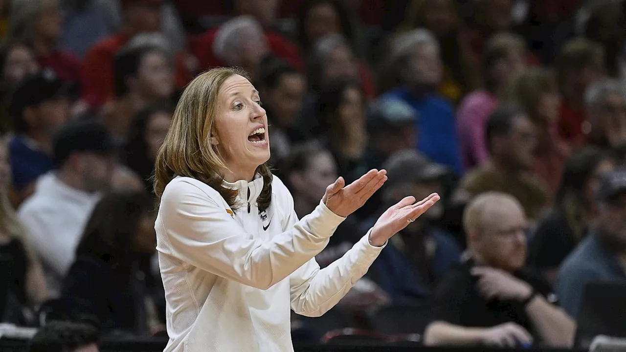 USC Trojans Basketball Coach Lindsay Gottlieb Reaches 300 Career Wins In Huge Victory