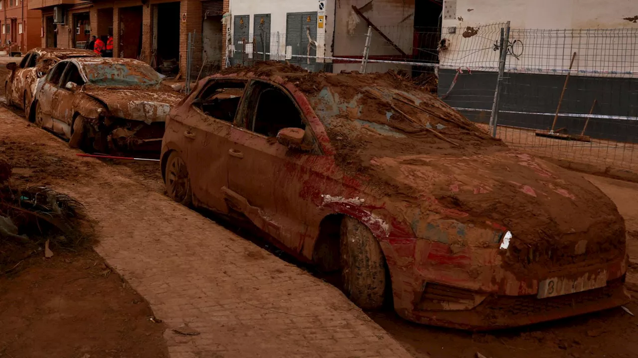 Cars 'covered in plastic wrap' in Spain as weather warnings issued ahead of storm
