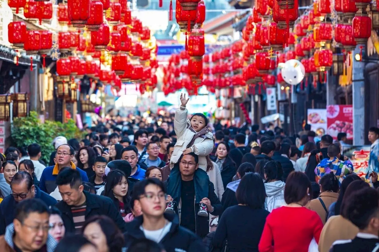 Chinese workers to get two extra days’ holiday, including a longer Chinese New Year