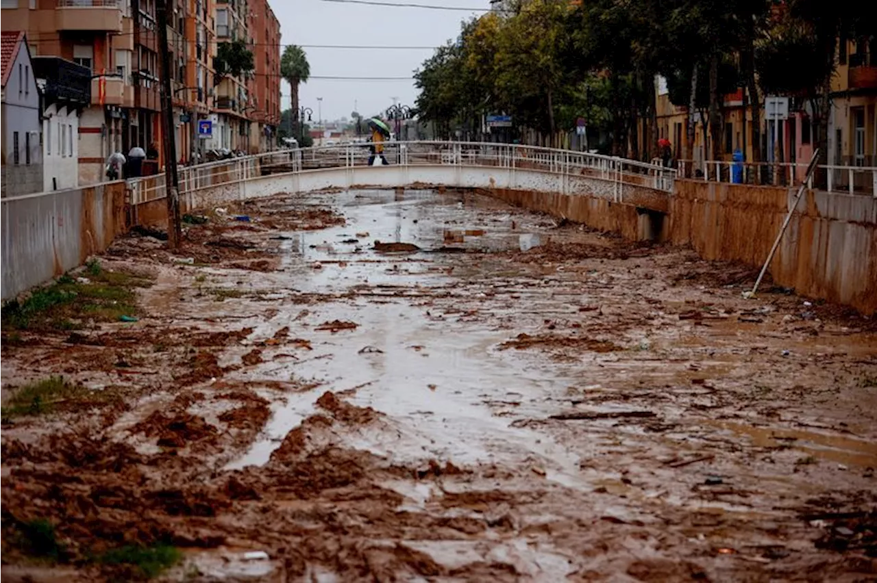 Spaniards brace for fresh storms two weeks after deadly Valencia floods