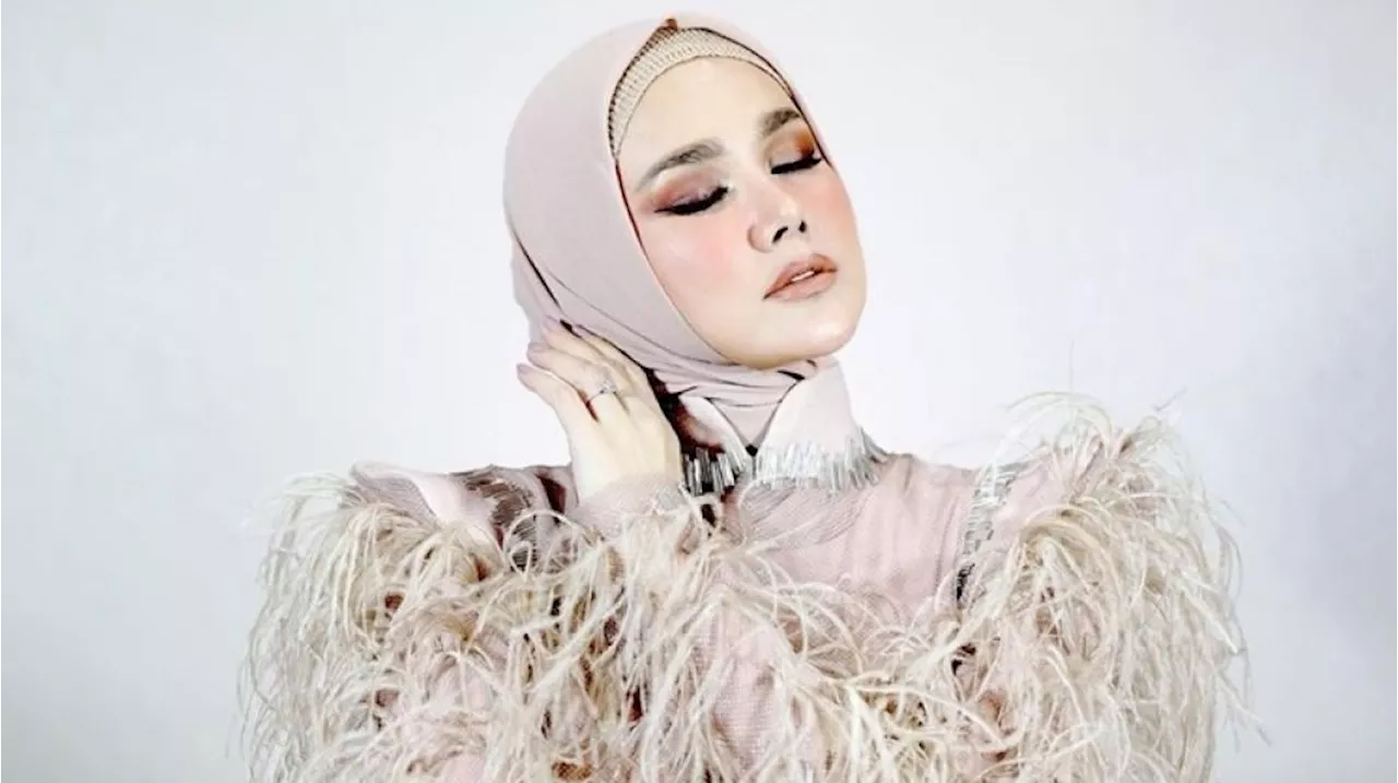 Rayakan Hari Ayah, Potret Masa Kecil Mulan Jameela Bikin Salfok: Ada Bule-bulenya