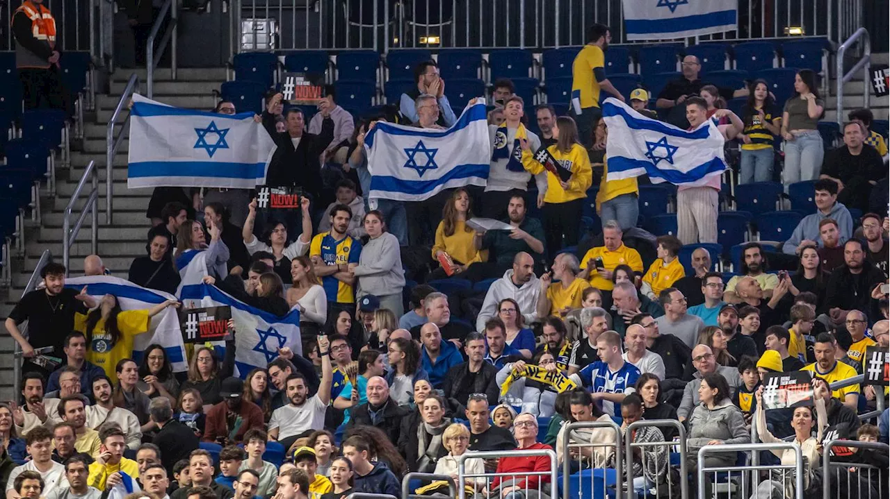 Nach Ausschreitungen in Amsterdam : Israelfeindliche Szene nimmt Basketballspiel in Berlin ins Visier