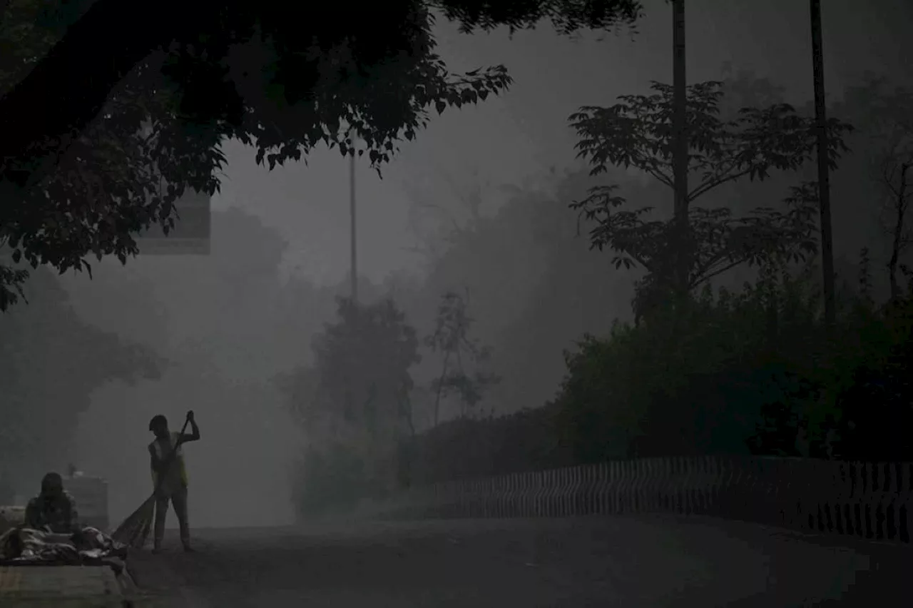 Toxic smog in New Delhi surpasses WHO limit