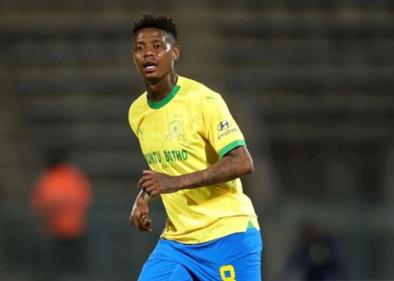 Kaizer Chiefs to release two players to sign Zungu?