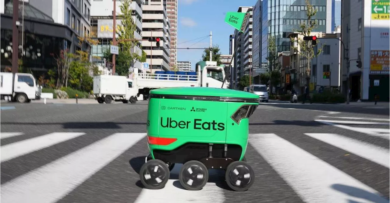 赤信号で停止、無事にお届け Uber Eats、ロボット配送を大阪でも開始、夜間は国内初