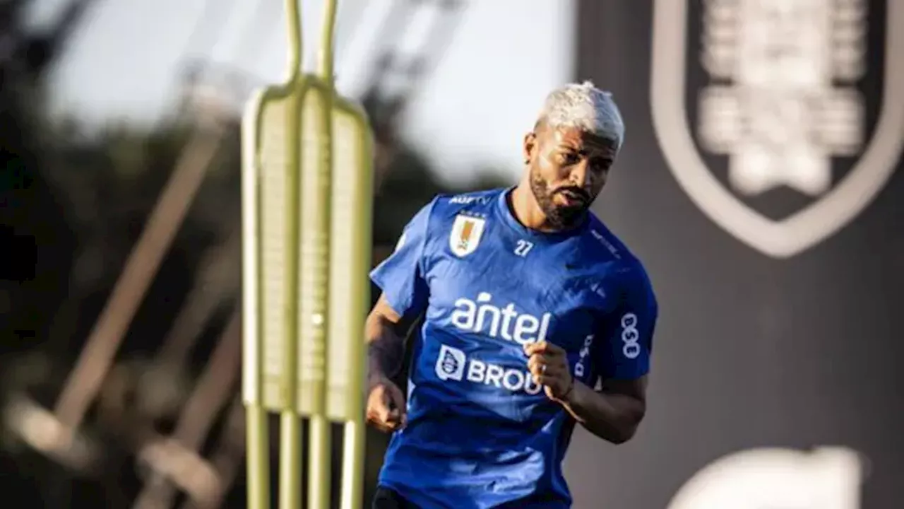 Rodrigo Aguirre ya luce la playera de la selección de Uruguay