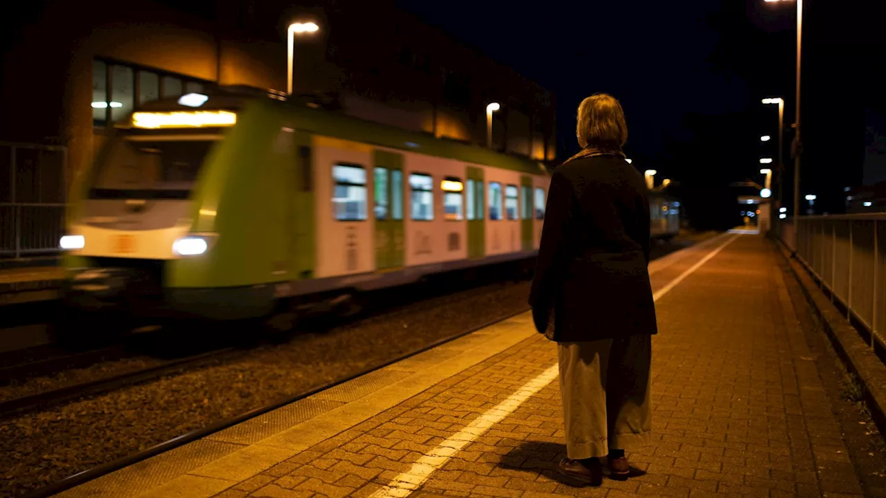 Schutz vor Gewalt: Extra-Waggons für Frauen sorgen in NRW für Kritik