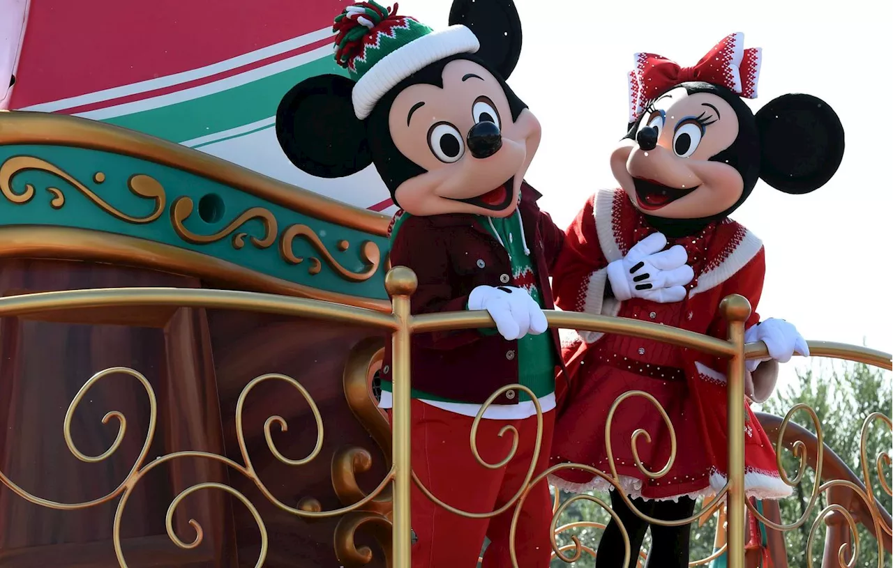 Disneyland Paris : Le parc fait désormais payer les meilleures places pour sa parade de Noël