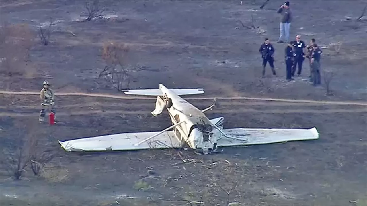 Small plane crashes upside down in Sepulveda Basin; 2 people rescued