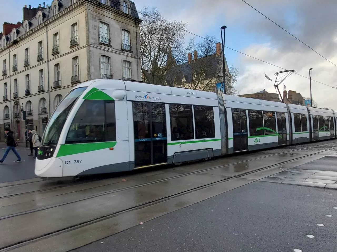 Nantes : la circulation des tramways très perturbée après une collision et une panne