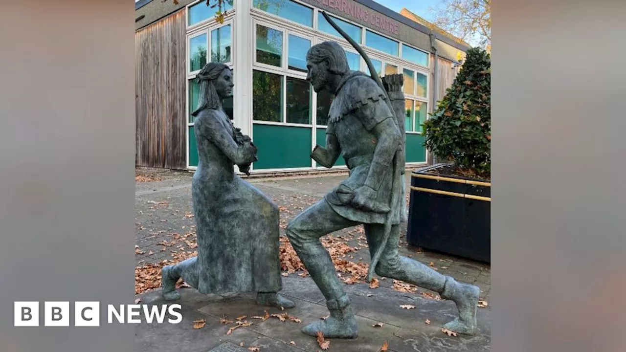 Edwinstowe: 'Iconic' village Robin Hood statue damaged