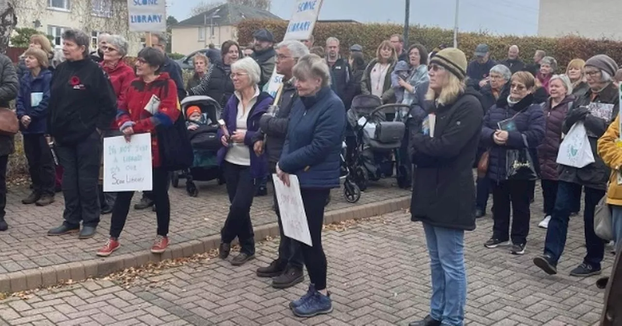 Rally opposing Scone library closure attended by around 100 people