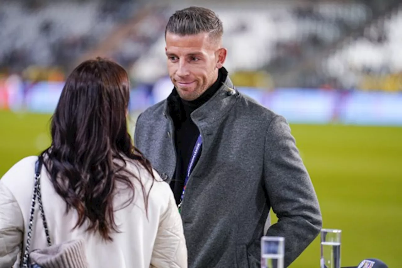 Toby Alderweireld krijgt huldiging tijdens pauze van België-Italië