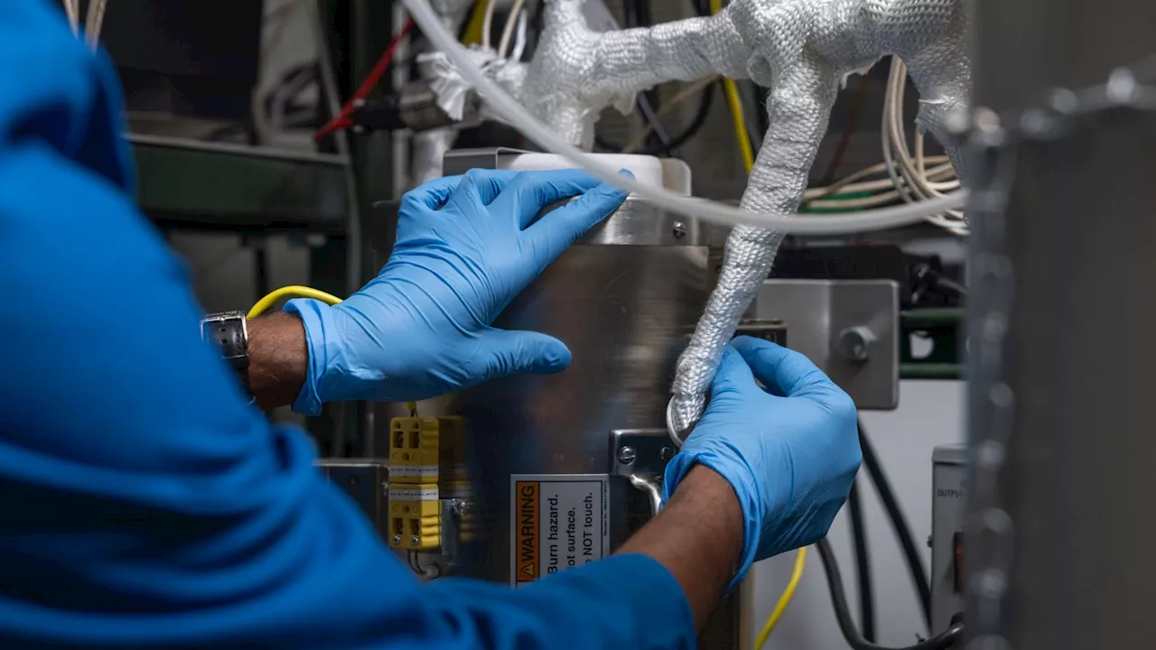 University of Houston’s microreactor turns CO2 into clean fuel using renewables