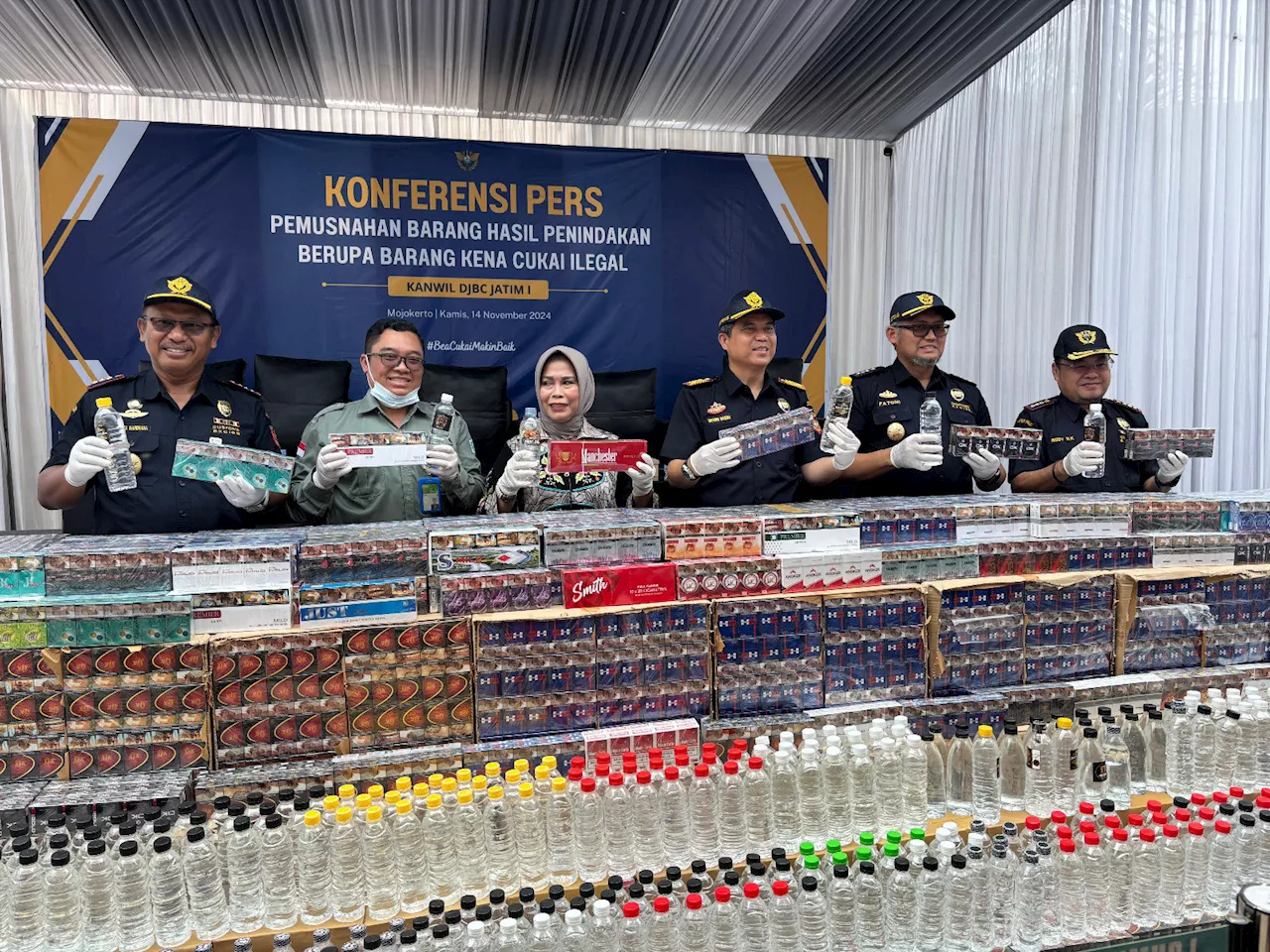 Kanwil Bea Cukai Jatim I Musnahkan Rokok & Miras Ilegal Senilai Miliaran, Tuh Lihat!