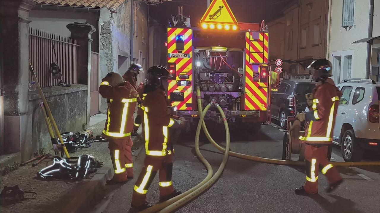 Vaucluse: une maison entièrement détruite par le feu à Valréas