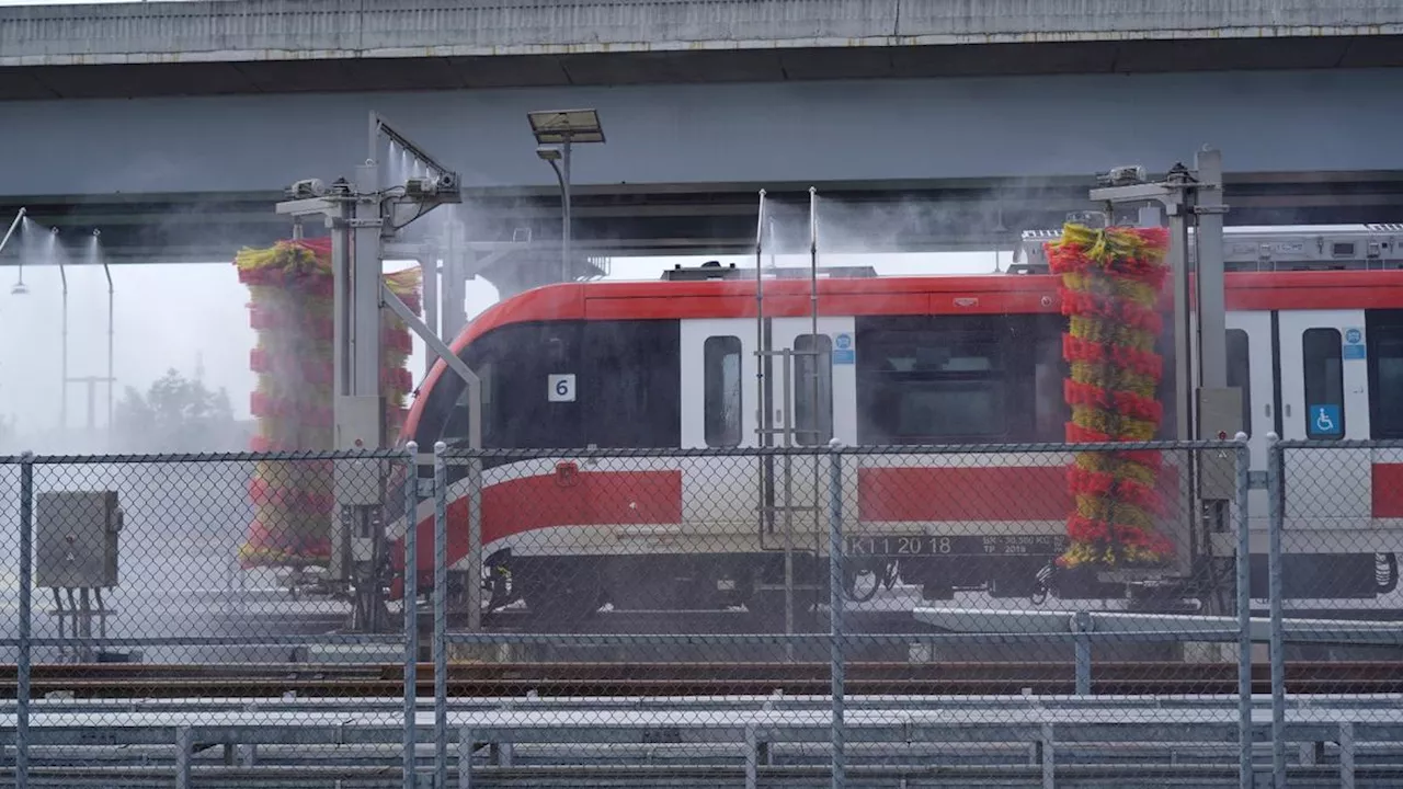 Potret LRT Jabodebek Dicuci, Pakai Teknologi Canggih Ramah Lingkungan