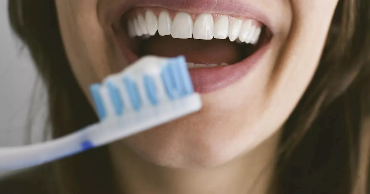 Voici pourquoi vous ne devriez pas vous laver les dents qu’une seule fois par jour