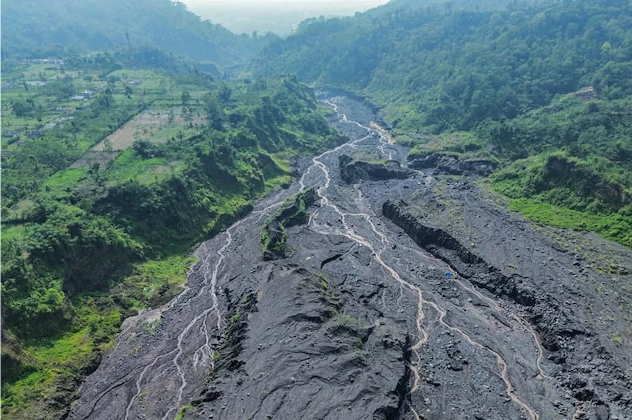 Jalur Aliran Lahar Hujan Gunung Semeru