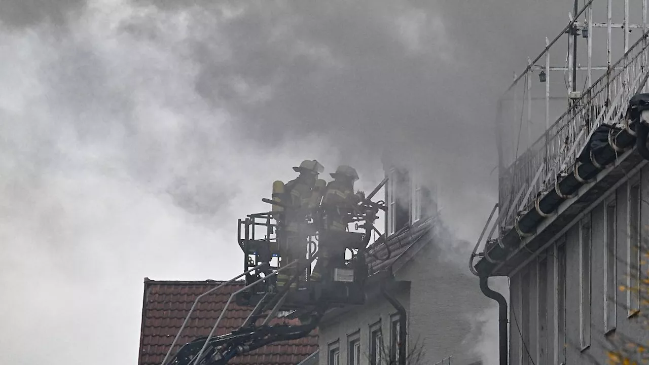 Baden-Württemberg: Esslinger OB: Löscharbeiten dauern noch mehrere Stunden