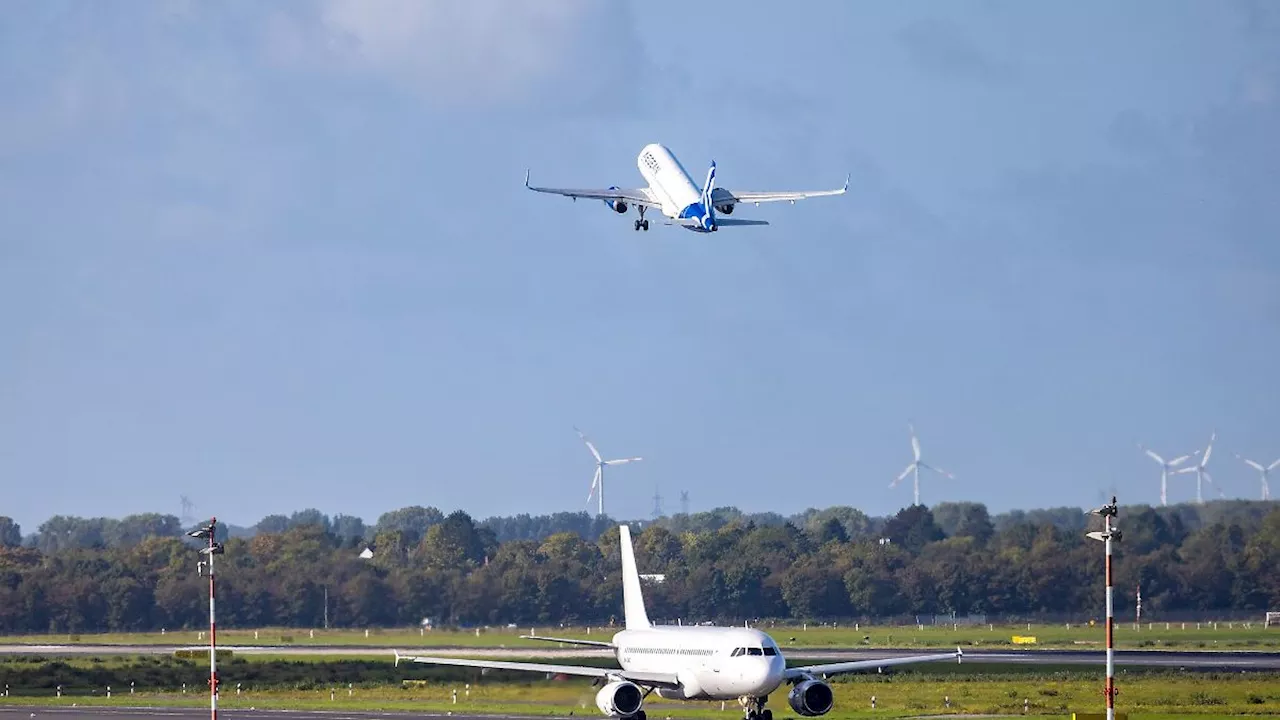 Nordrhein-Westfalen: Gegen illegales Parken vor Airport: Standstreifen gesperrt