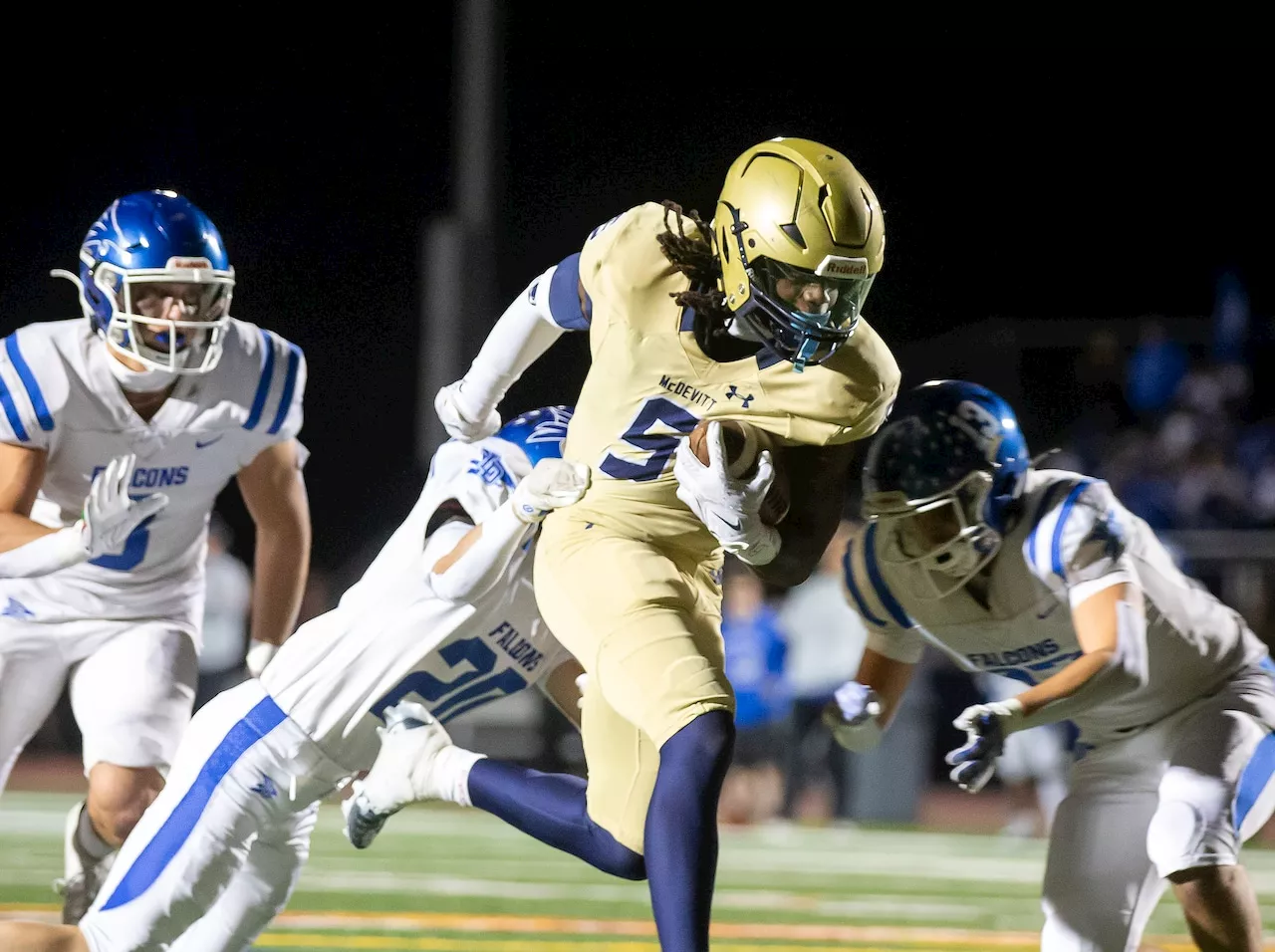 Bishop McDevitt at Mechanicsburg: District 3 5A football semifinal preview