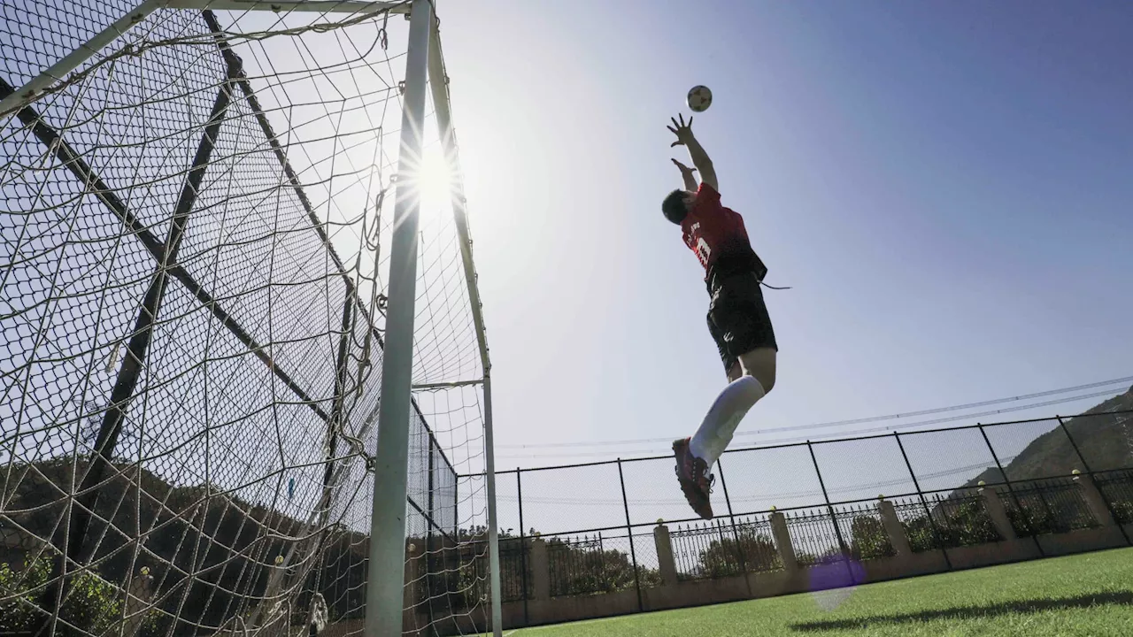 Après Marchand, les sportifs réagissent à l’abandon des deux heures de sport en plus au collège