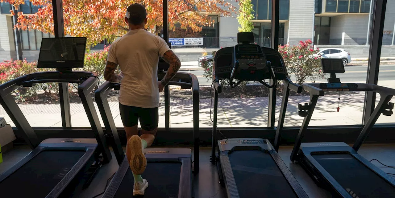 30-Day Treadmill Plans to Help Beginners Start Running This Winter