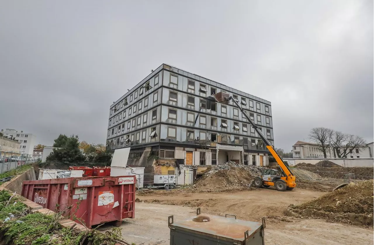 La Rochelle : le chantier de dépollution suspendu à côté de l’ensemble scolaire Fénelon