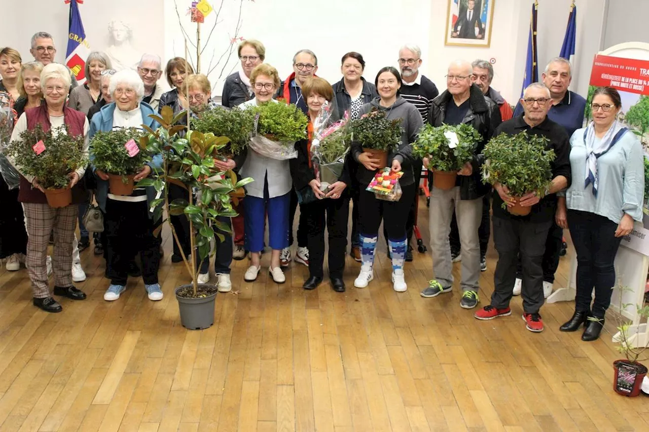 Saint-Astier : les lauréats du concours des maisons fleuries récompensés