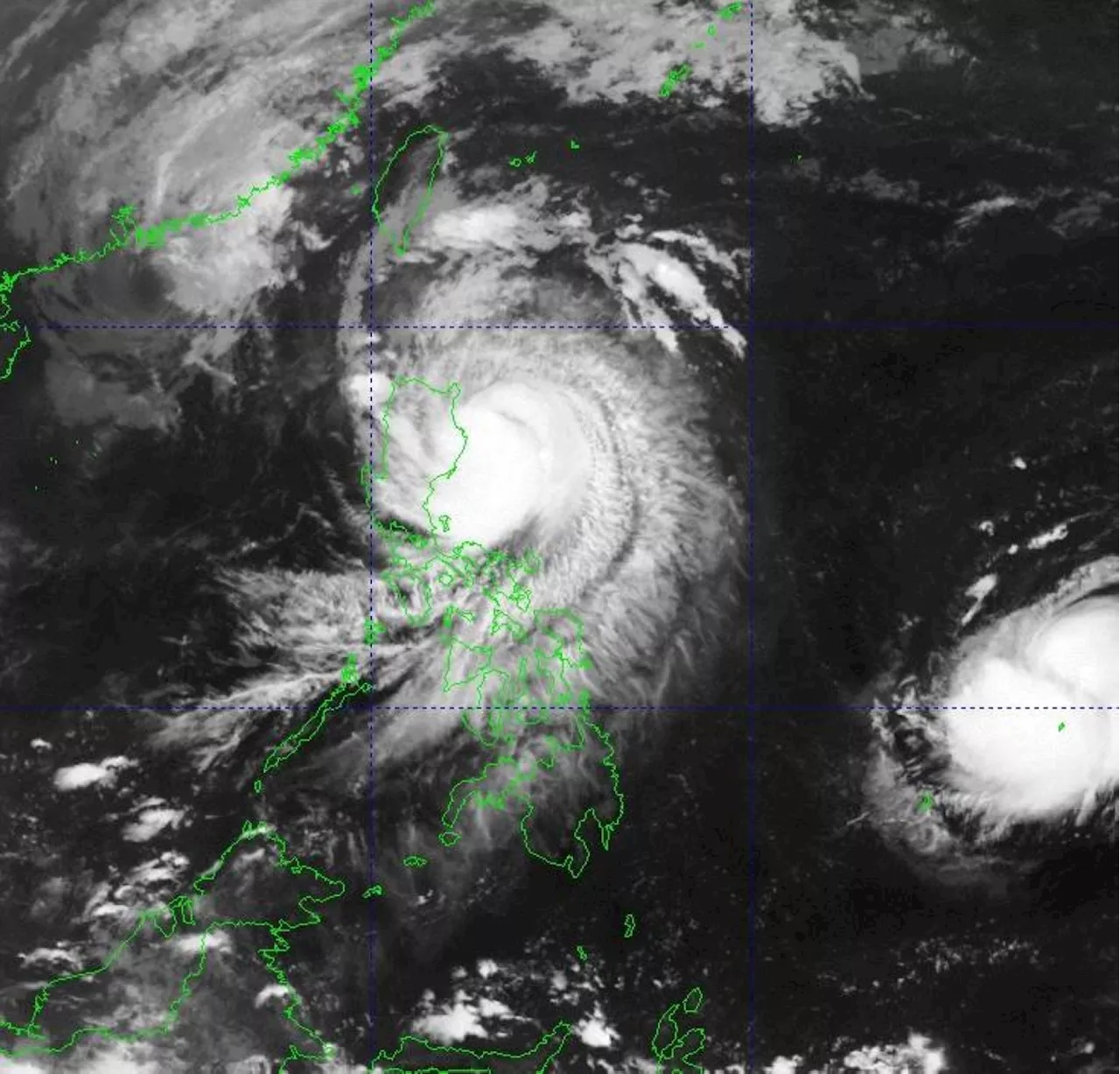 Signal No. 5 up over Cagayan as 'Ofel' intensifies into a super typhoon