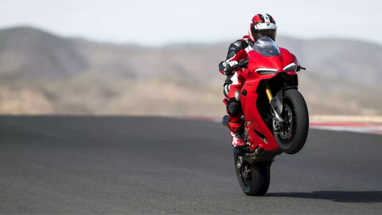 Eicma 2024: Ducati Debuts New Panigale V2 And Streetfigher V2 - Ducati 